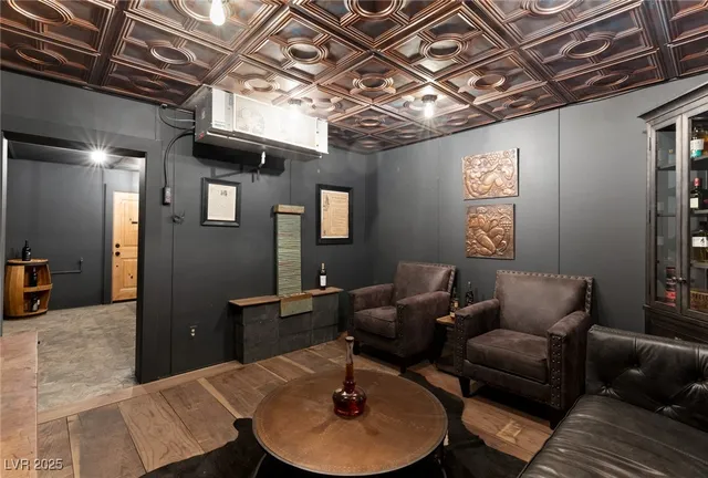 $20,000 | 7330 North Rainbow Boulevard, Las Vegas, NV 89131