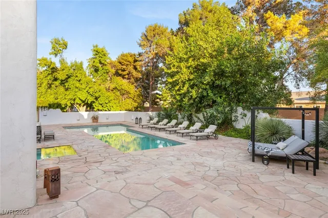 $20,000 | 7330 North Rainbow Boulevard, Las Vegas, NV 89131