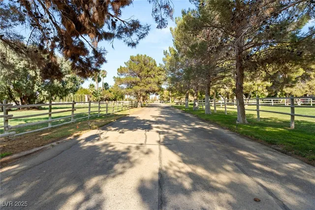 $20,000 | 7330 North Rainbow Boulevard, Las Vegas, NV 89131