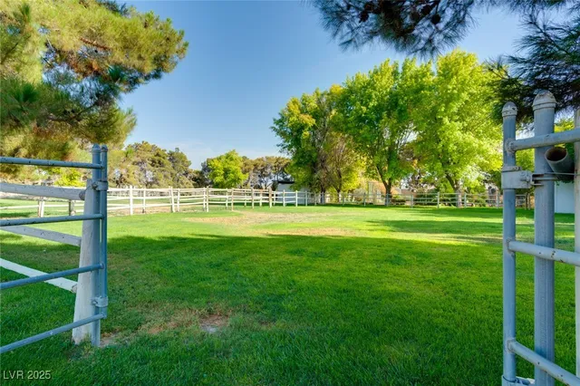 $20,000 | 7330 North Rainbow Boulevard, Las Vegas, NV 89131