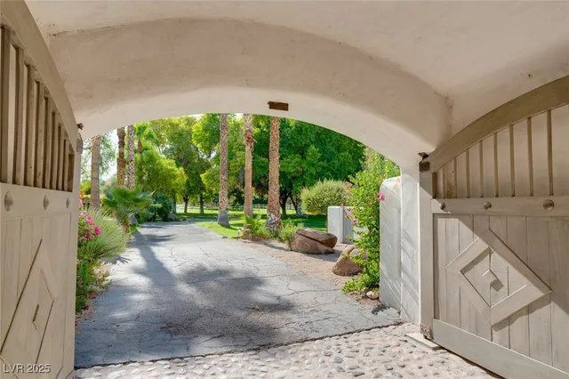 $20,000 | 7330 North Rainbow Boulevard, Las Vegas, NV 89131