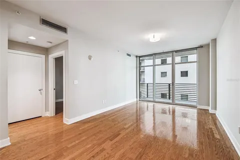 $379,000 | 1120 East Kennedy Boulevard, Unit 1028, Tampa, FL 33602