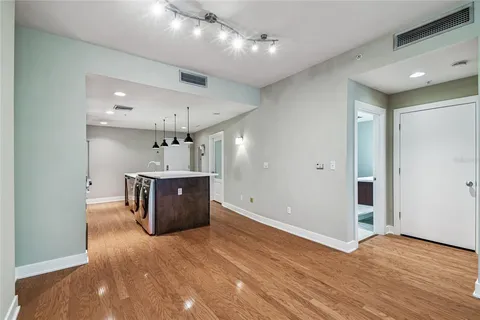 $379,000 | 1120 East Kennedy Boulevard, Unit 1028, Tampa, FL 33602