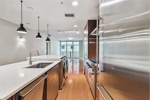 $379,000 | 1120 East Kennedy Boulevard, Unit 1028, Tampa, FL 33602