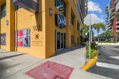 $379,000 | 1120 East Kennedy Boulevard, Unit 1028, Tampa, FL 33602