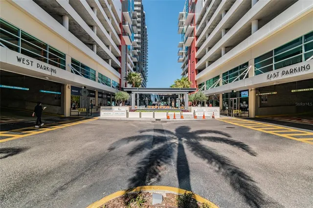 $379,000 | 1120 East Kennedy Boulevard, Unit 1028, Tampa, FL 33602