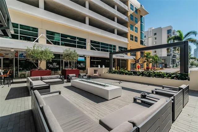 $379,000 | 1120 East Kennedy Boulevard, Unit 1028, Tampa, FL 33602