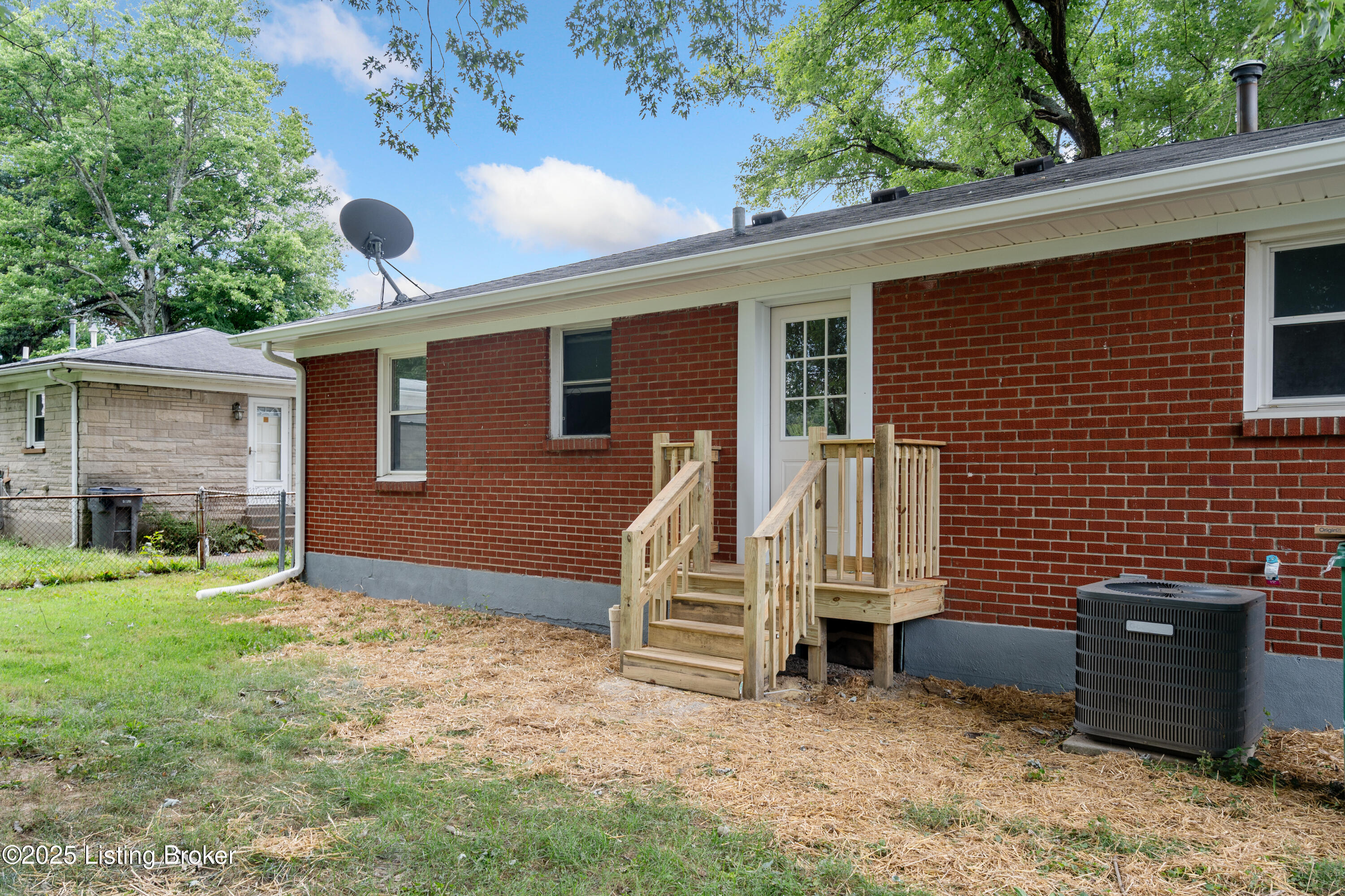 7809 Terry Road Louisville, KY 40258 - Photo 19 of 21 DSC01058