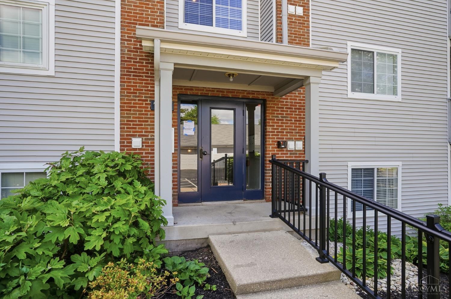 7372 Ridgepoint Drive, Unit 10 Cincinnati, OH 45230 - Photo 4 of 42