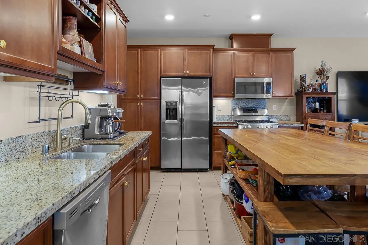 2834 Athens Road, Unit 4 Chula Vista, CA 91915 - Photo 3 of 38