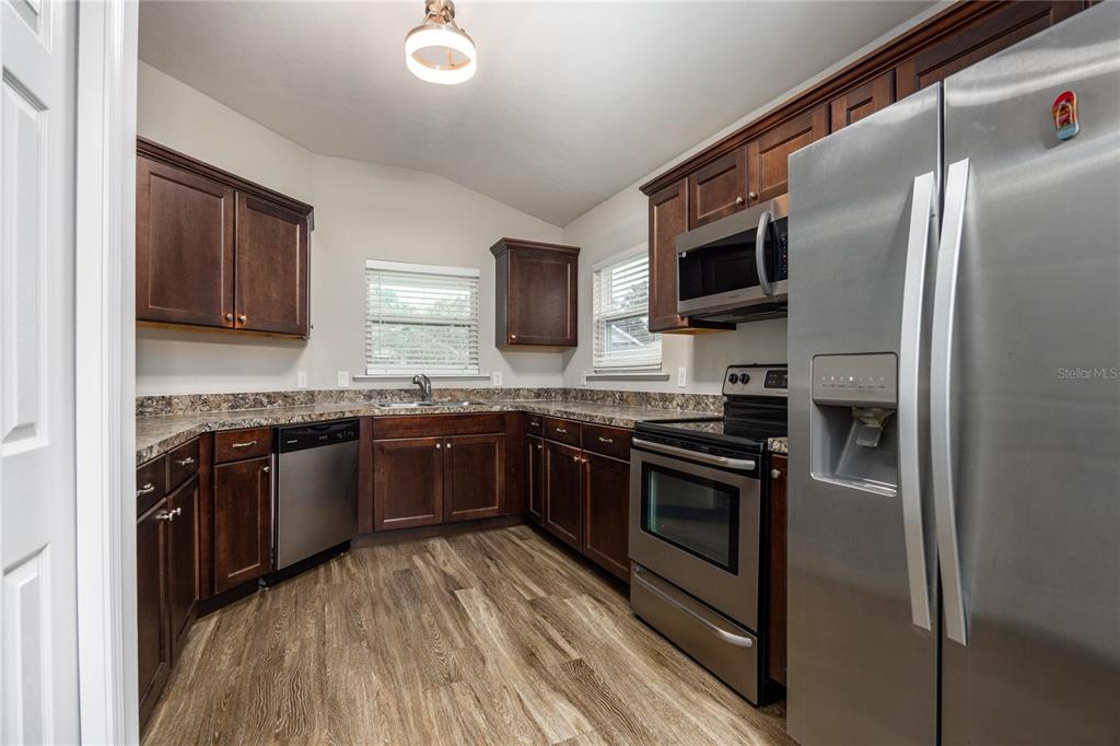 461 Southwest 251st Street Newberry, FL 32669 - Photo 13 of 35