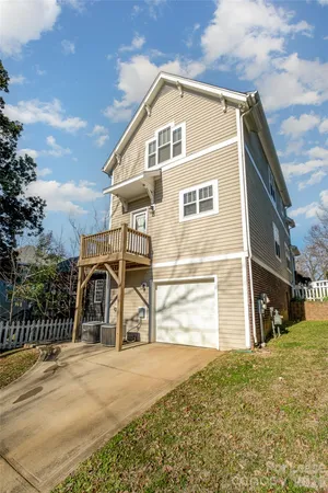 $3,150 | 319 Woodvale Place, Charlotte, NC 28208
