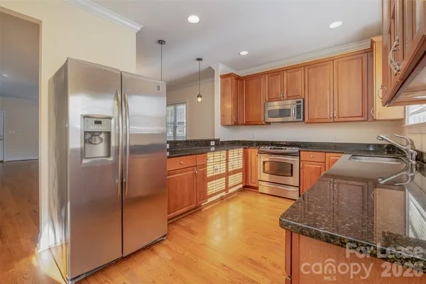 $3,150 | 319 Woodvale Place, Charlotte, NC 28208