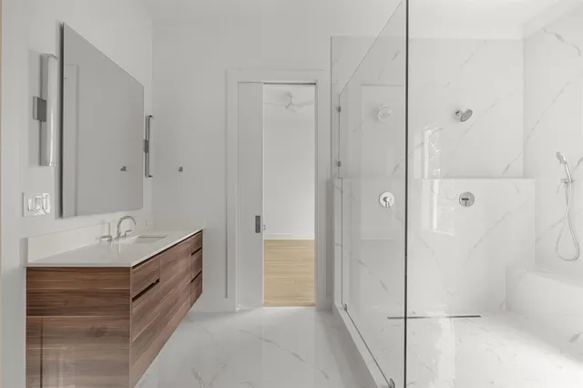 $975,000 | 610 North Oak Cliff Boulevard, Unit 306, Dallas, TX 75208