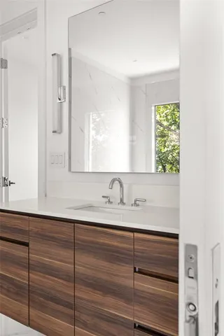 $975,000 | 610 North Oak Cliff Boulevard, Unit 306, Dallas, TX 75208