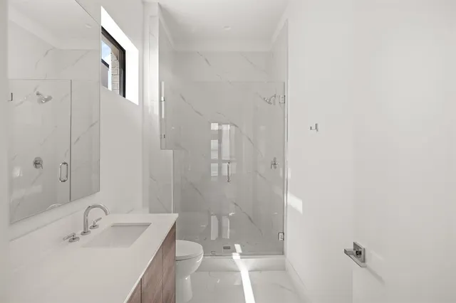 $975,000 | 610 North Oak Cliff Boulevard, Unit 306, Dallas, TX 75208