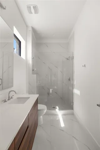 $975,000 | 610 North Oak Cliff Boulevard, Unit 306, Dallas, TX 75208