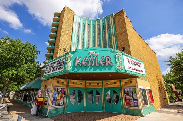 $975,000 | 610 North Oak Cliff Boulevard, Unit 306, Dallas, TX 75208