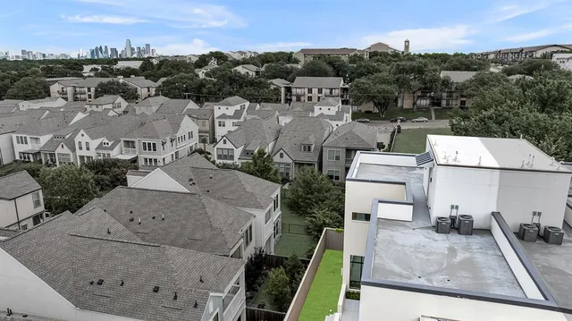 $975,000 | 610 North Oak Cliff Boulevard, Unit 306, Dallas, TX 75208