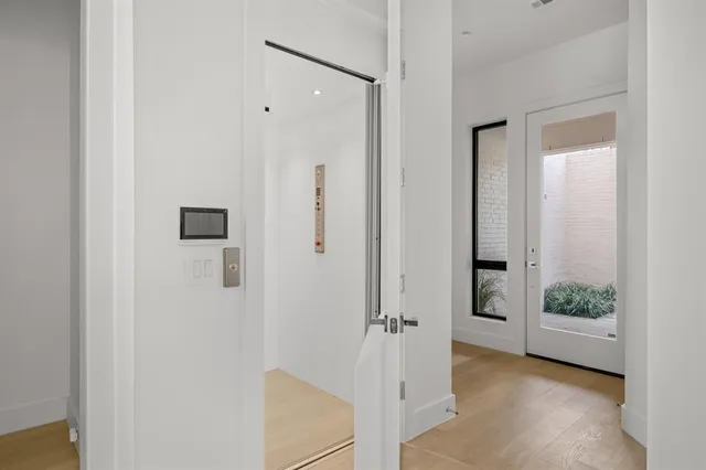 $975,000 | 610 North Oak Cliff Boulevard, Unit 306, Dallas, TX 75208