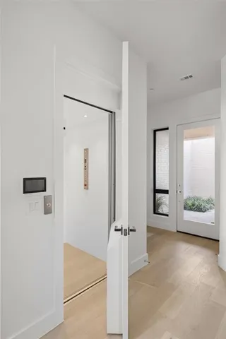 $975,000 | 610 North Oak Cliff Boulevard, Unit 306, Dallas, TX 75208