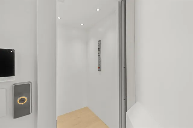 $975,000 | 610 North Oak Cliff Boulevard, Unit 306, Dallas, TX 75208