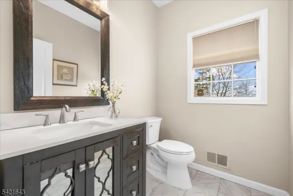 $975,000 | 10 Blue Cliff Drive, Lebanon, NJ 08833