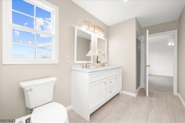 $975,000 | 10 Blue Cliff Drive, Lebanon, NJ 08833