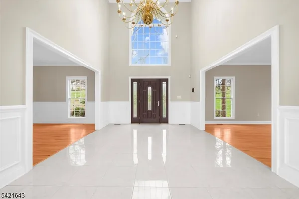 $975,000 | 10 Blue Cliff Drive, Lebanon, NJ 08833