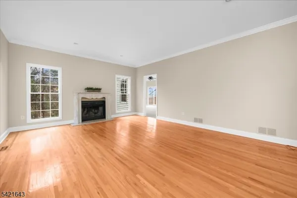 $975,000 | 10 Blue Cliff Drive, Lebanon, NJ 08833