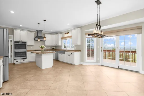 $975,000 | 10 Blue Cliff Drive, Lebanon, NJ 08833