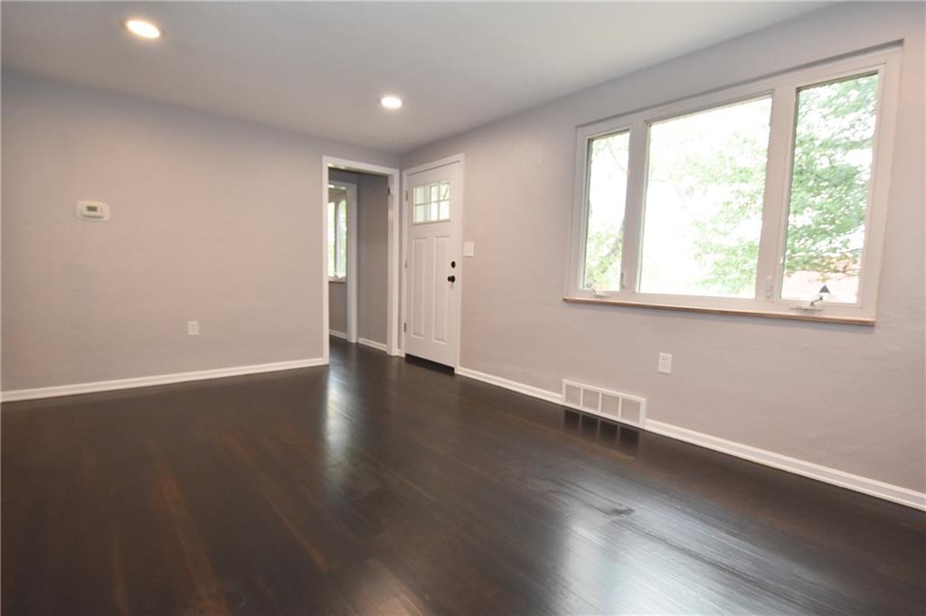 122 Hillendale Road Pittsburgh, PA 15237 - Photo 3 of 25