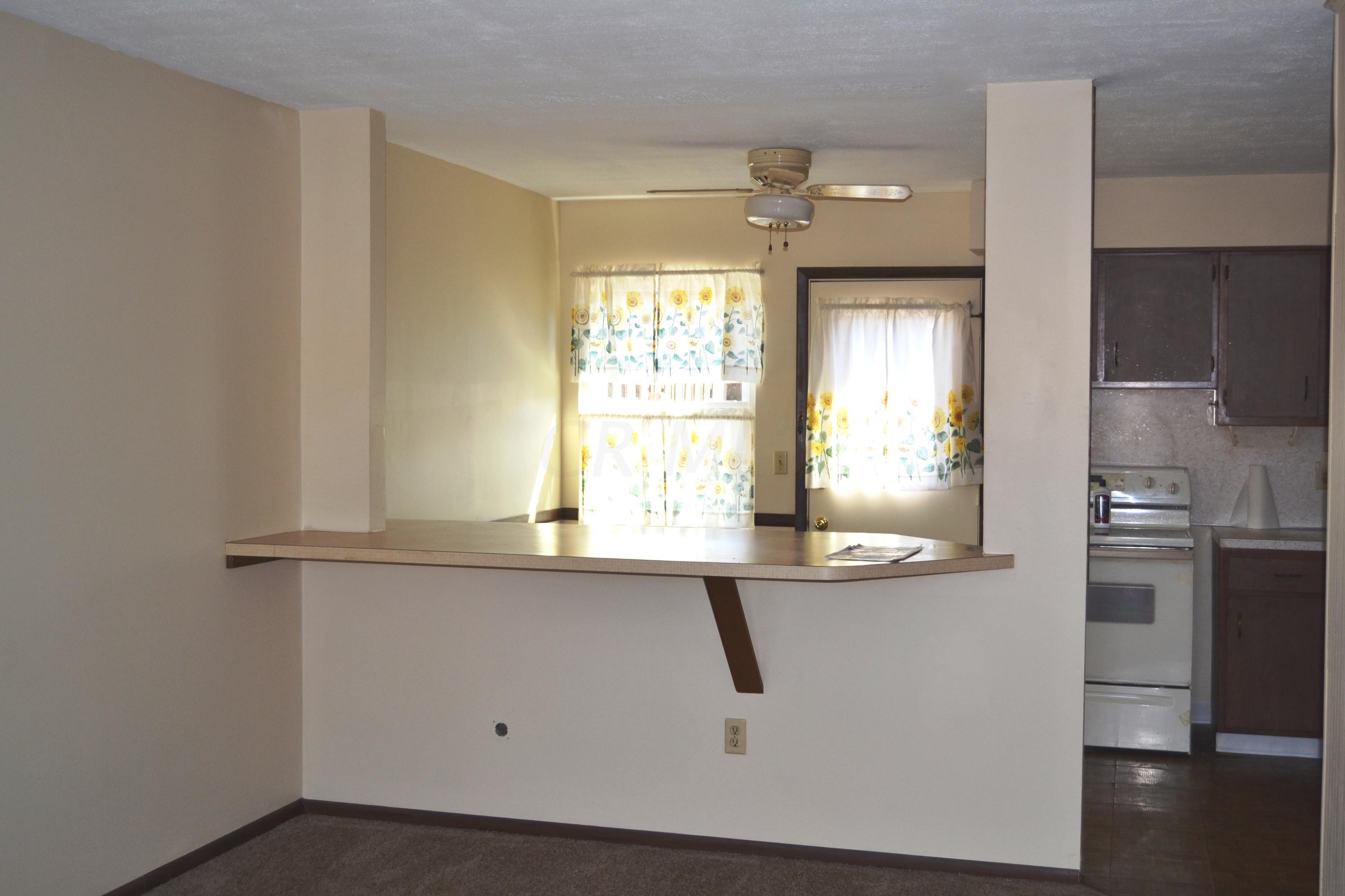 5738 Beechcroft Road, Unit H Columbus, OH 43229 - Photo 3 of 13 Gallery Image 3