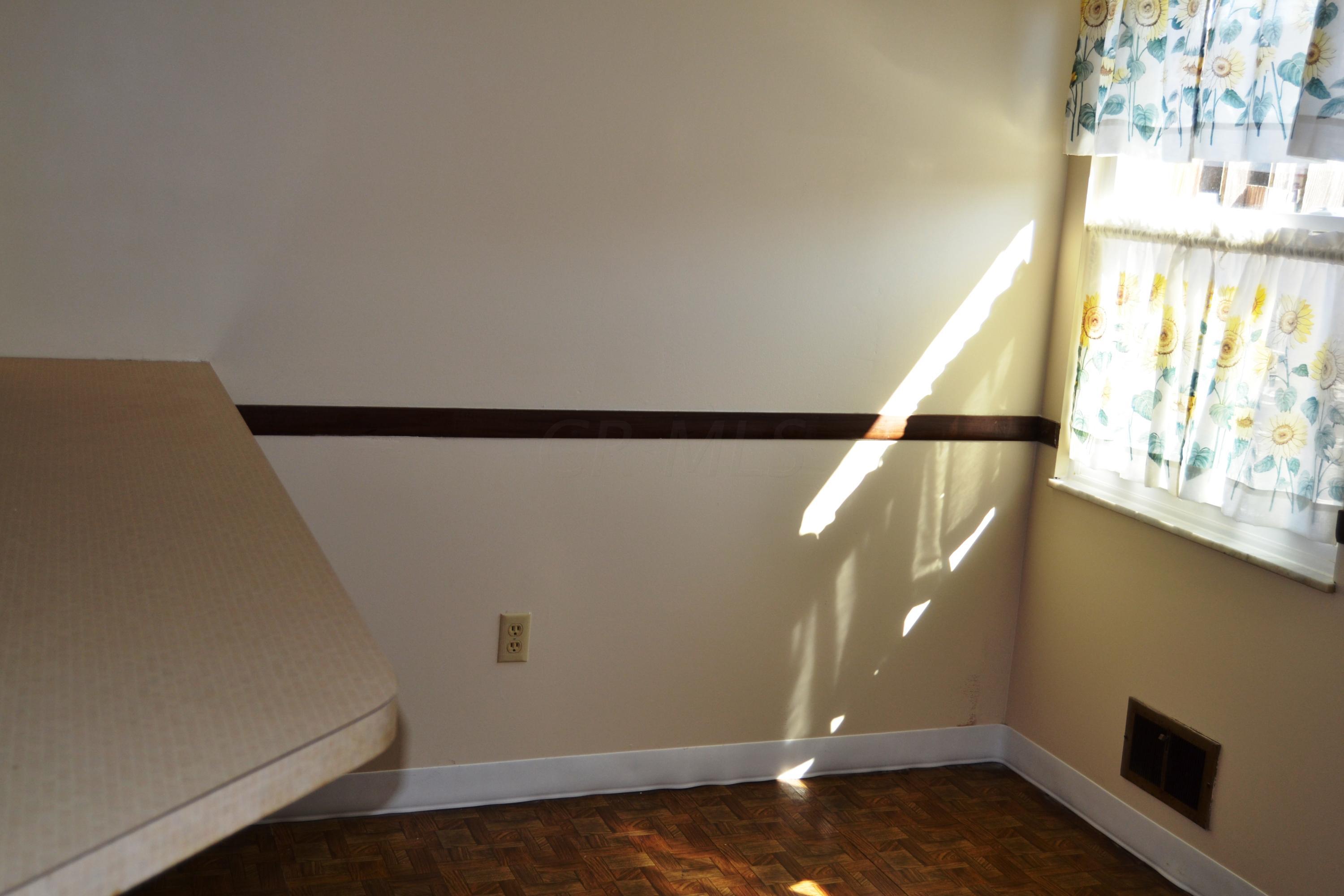 5738 Beechcroft Road, Unit H Columbus, OH 43229 - Photo 5 of 13 Gallery Image 5