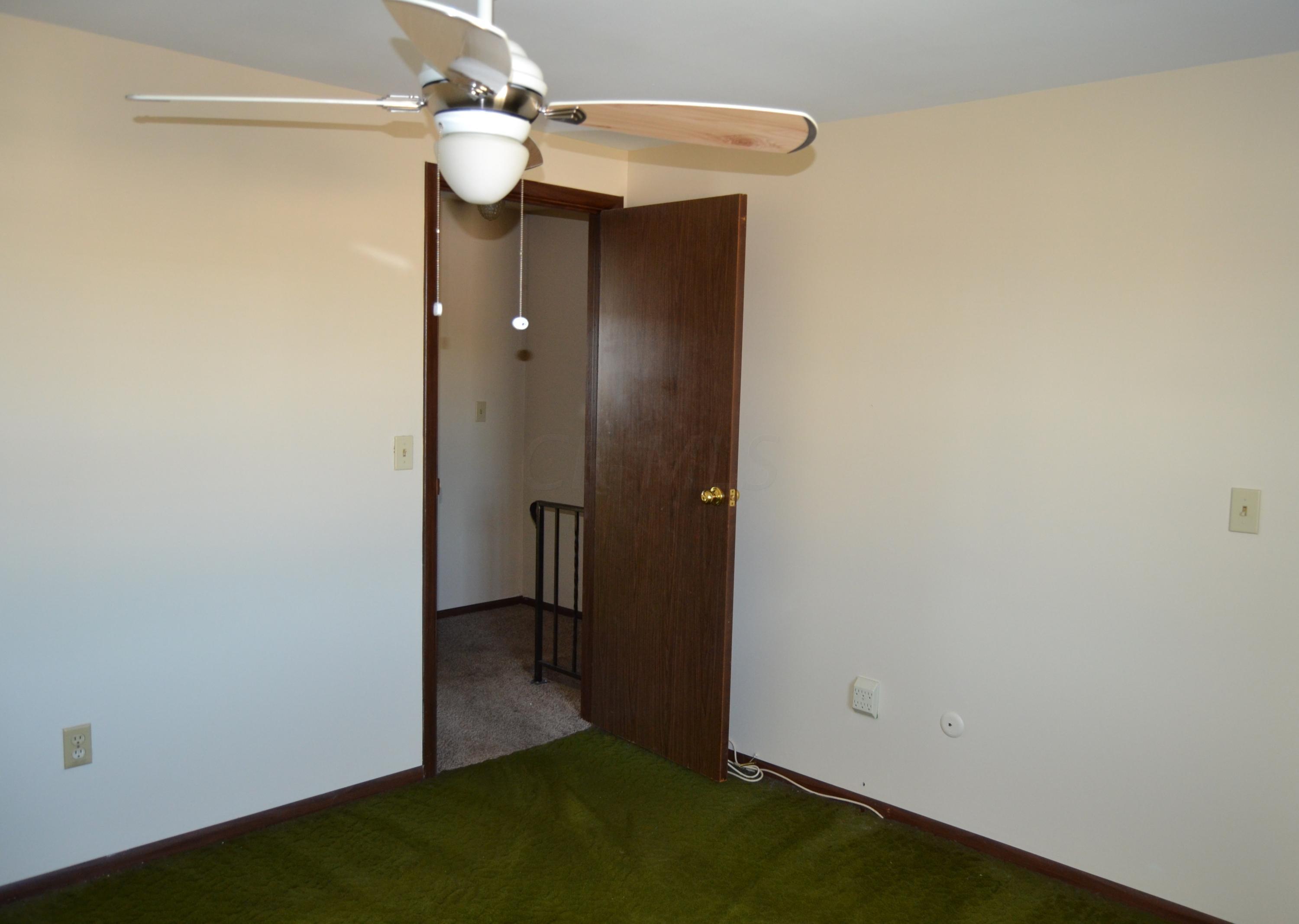 5738 Beechcroft Road, Unit H Columbus, OH 43229 - Photo 8 of 13 Gallery Image 8