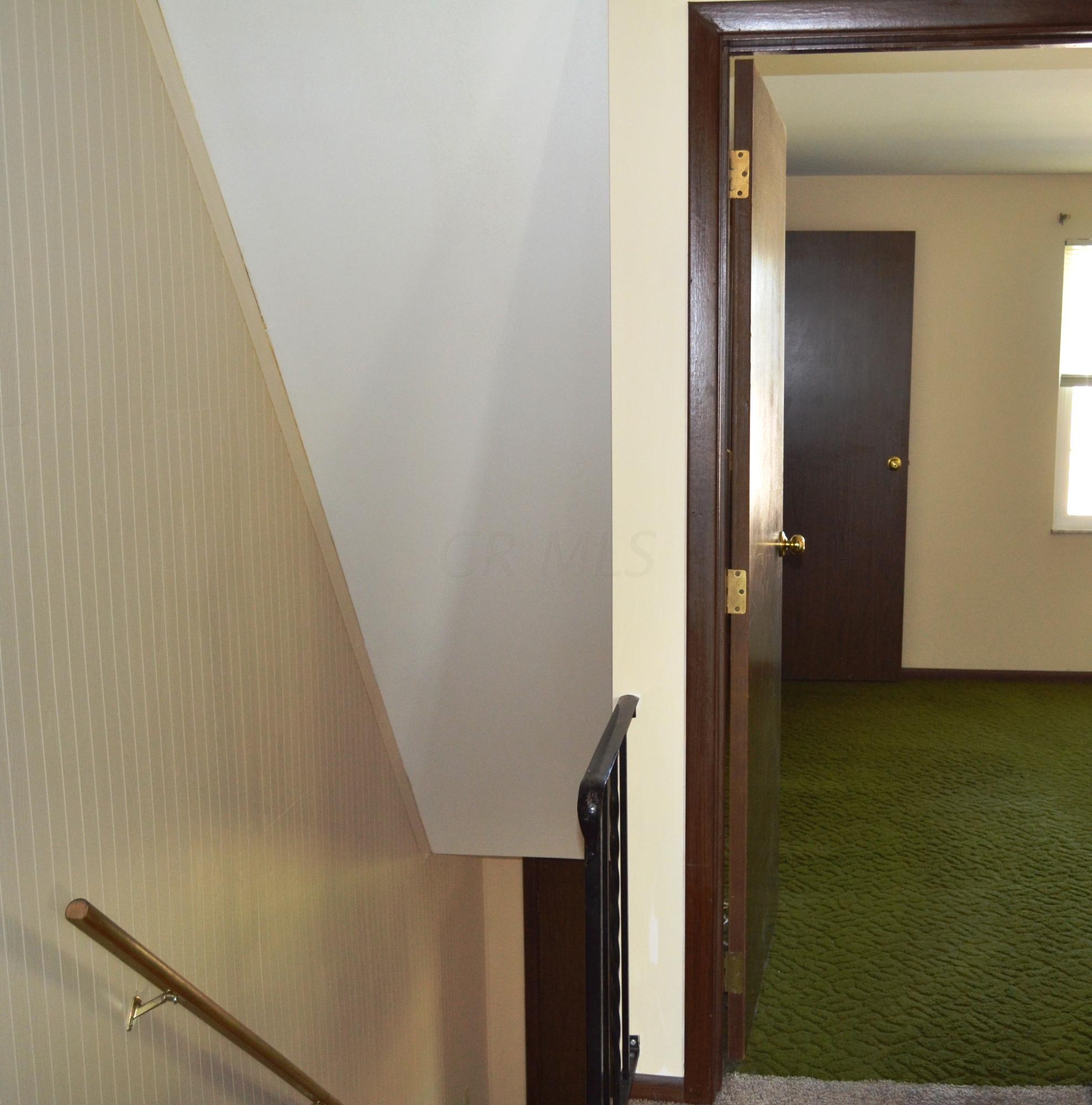 5738 Beechcroft Road, Unit H Columbus, OH 43229 - Photo 10 of 13 Gallery Image 10