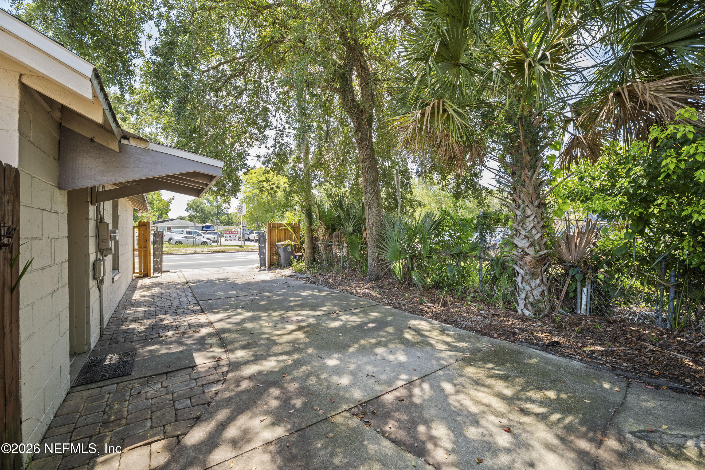 3754 St Augustine Road Jacksonville, FL 32207 - Photo 24 of 26 23 Driveway