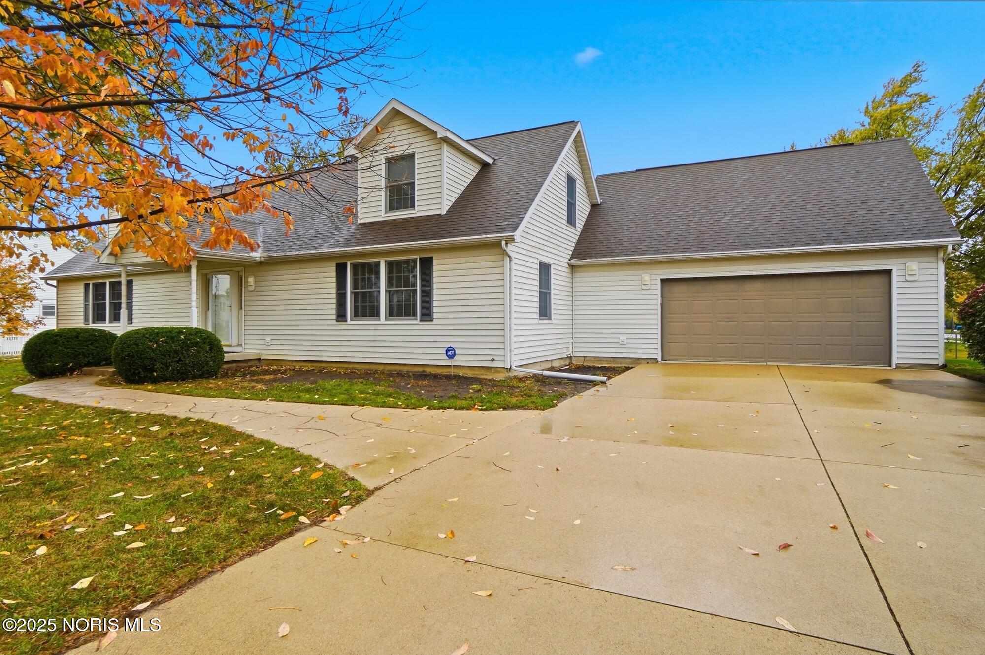 5053 Bennett Road Toledo, OH 43612 - Photo 3 of 59 003