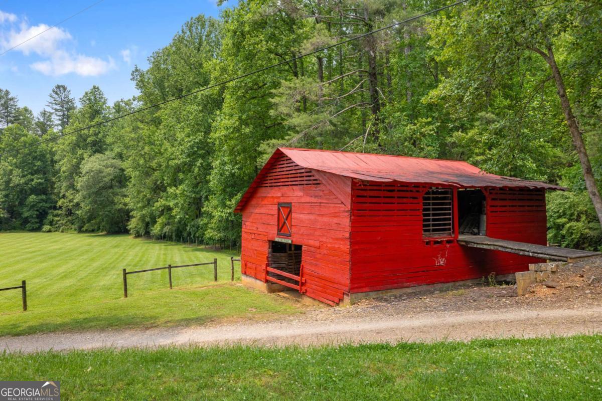 7320 Chestnut Valley Road Hiawassee, GA 30546 - Photo 16 of 91