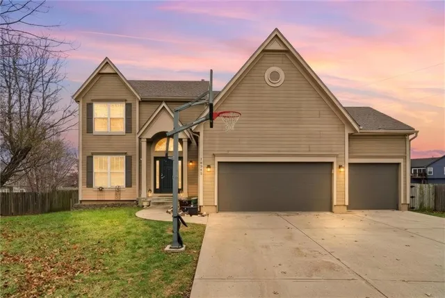 $475,000 | 16345 South Warwick Street, Olathe, KS 66062