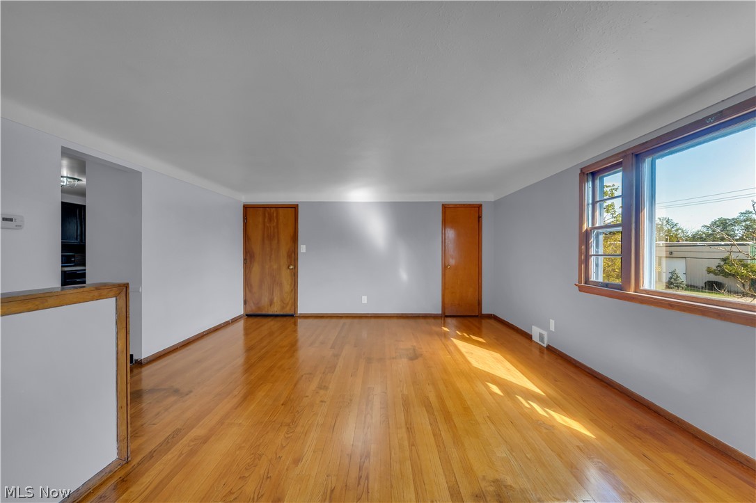 77 Solon Road, Unit 2/UP Bedford, OH 44146 - Photo 5 of 24 Gallery Image 5