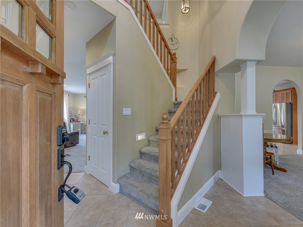 106 Green Mountain Road Kalama, WA 98625 - Photo 2 of 31 Gallery Image 2