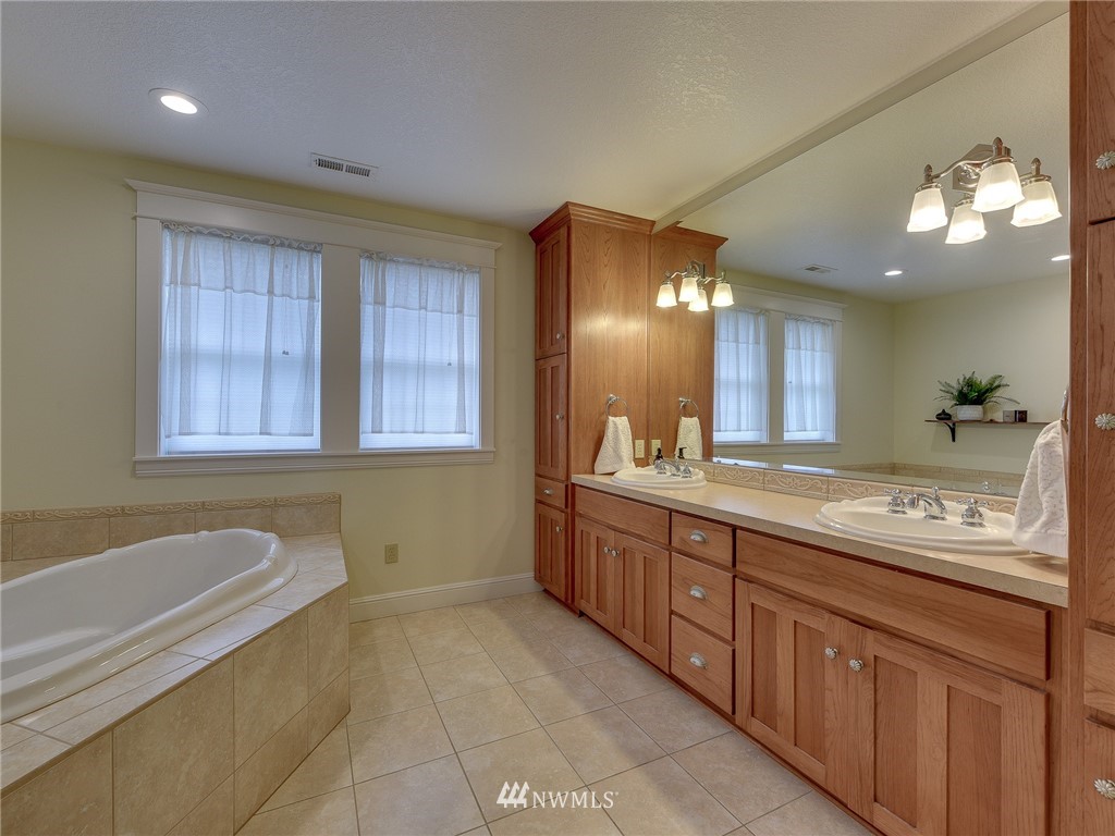 106 Green Mountain Road Kalama, WA 98625 - Photo 19 of 31 Gallery Image 19