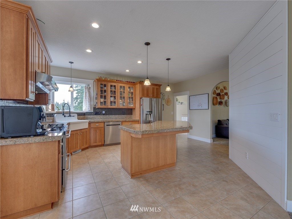 106 Green Mountain Road Kalama, WA 98625 - Photo 9 of 31 Gallery Image 9