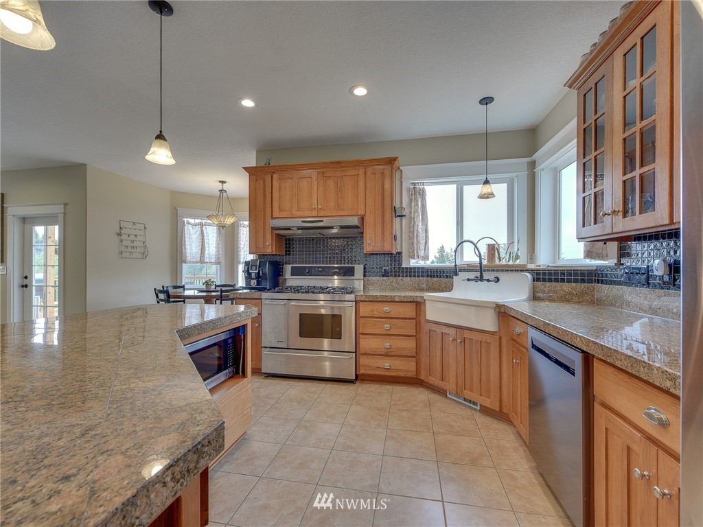 106 Green Mountain Road Kalama, WA 98625 - Photo 10 of 31 Gallery Image 10