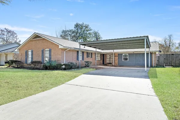 $256,500 | 5755 Sul Ross Lane, Beaumont, TX 77706