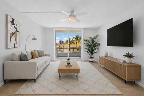 $649,000 | 403 South Sapodilla Avenue, Unit 307, West Palm Beach, FL 33401