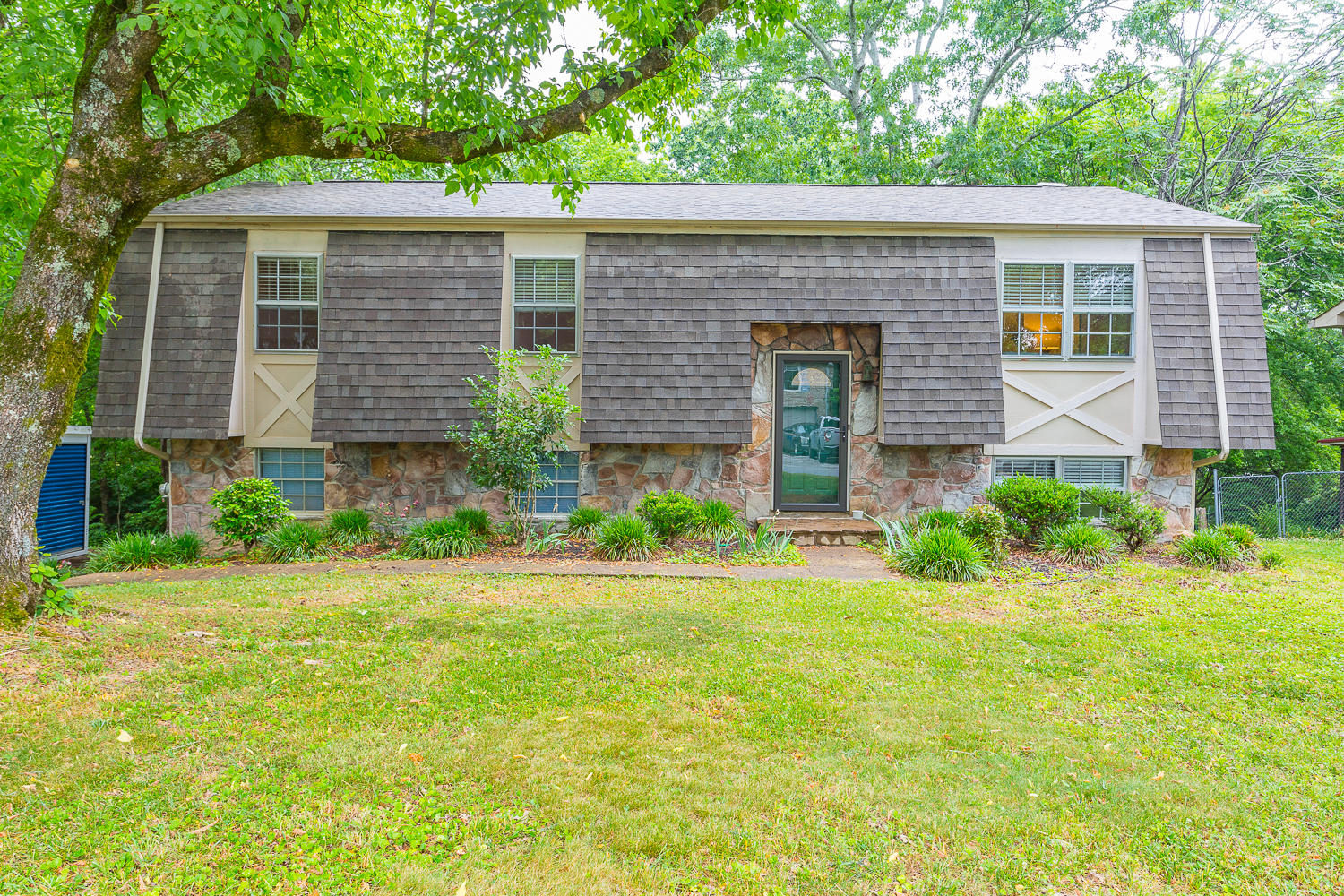 413 Stone Ridge Drive Hixson, TN 37343 - Photo 1 of 19 413 Stoneridge Drive HD -1