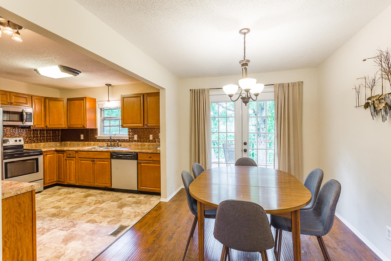 413 Stone Ridge Drive Hixson, TN 37343 - Photo 3 of 19 413 Stoneridge Drive HD -29