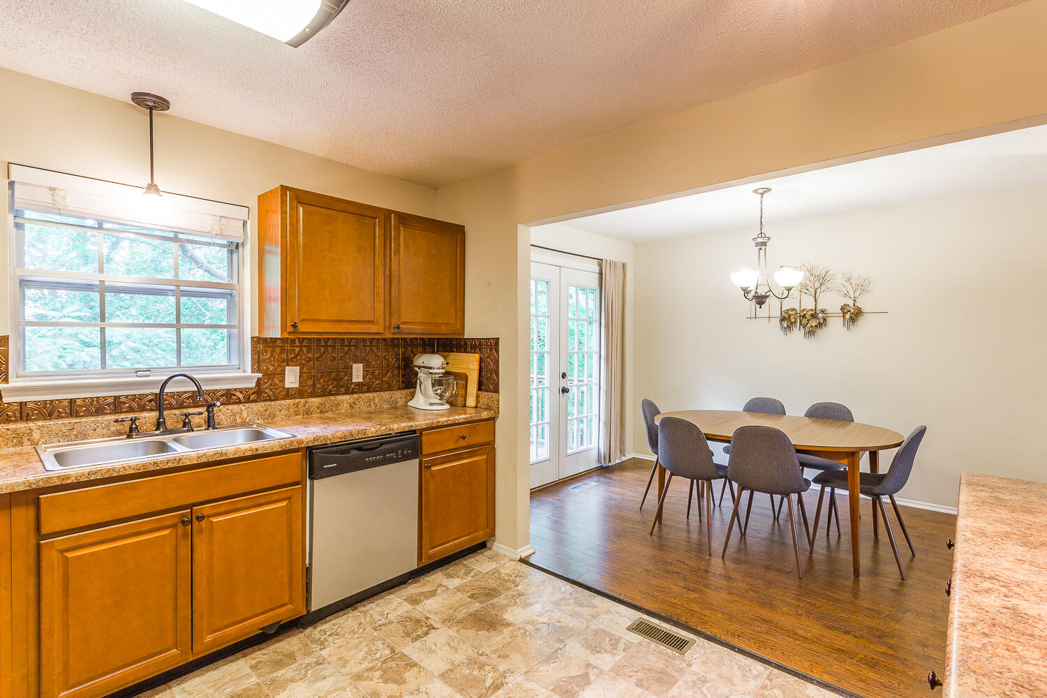 413 Stone Ridge Drive Hixson, TN 37343 - Photo 5 of 19 413 Stoneridge Drive HD -32